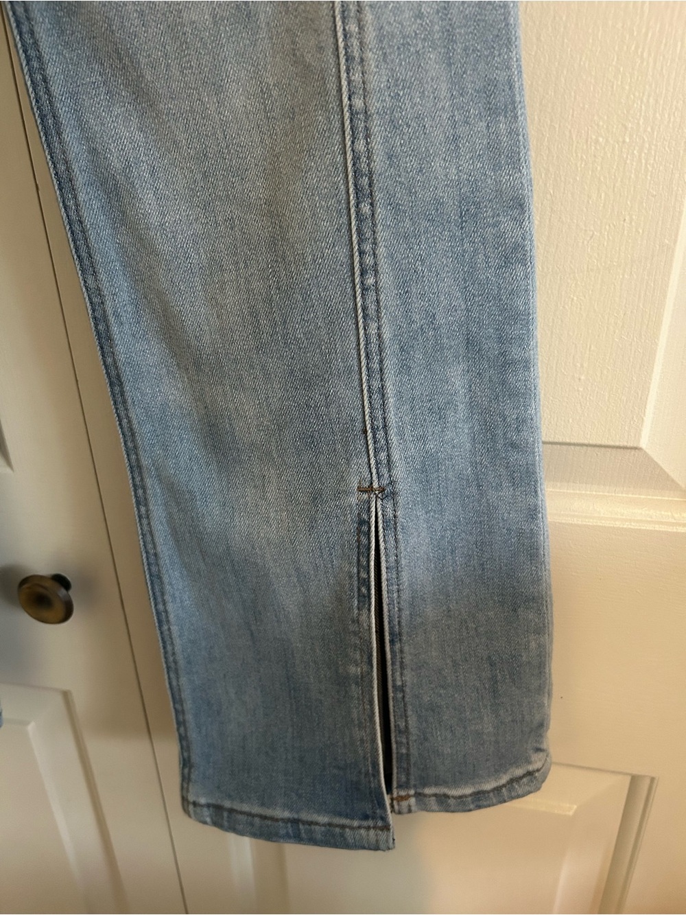 Kut from the Kloth Light Blue Wash High Rise Flare Jeans Kelsey Split Hem Sz 12 - Picture 7 of 13